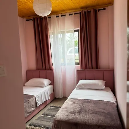 Farm River And Kanoe Pensjonat 3*