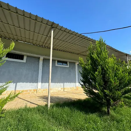 Pensjonat Farm River And Kanoe Polican (Berat)